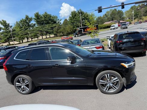 Used 2019 Volvo XC60 T6 Momentum w/ Multimedia Package image 5
