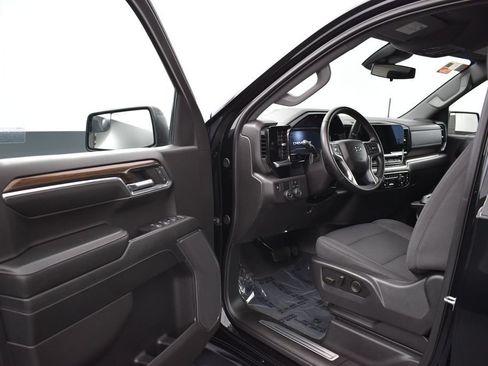 Used 2024 Chevrolet Silverado 1500 RST RWD image 5