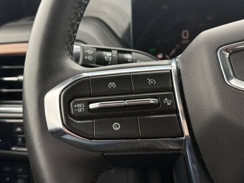 Used 2025 GMC Yukon Denali AWD/4WD image 25