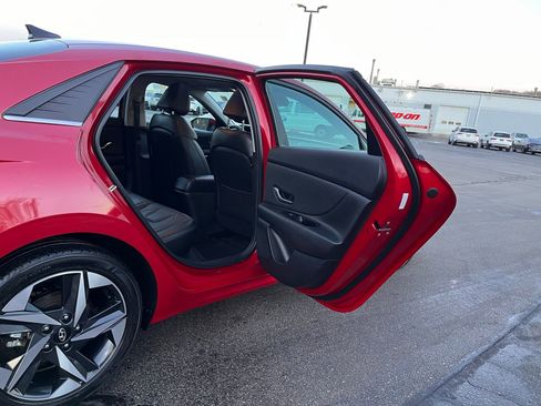 Certified 2023 Hyundai Elantra Limited w/ Cargo Package image 20