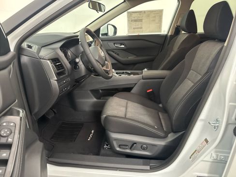 New 2026 Nissan Rogue SV image 10