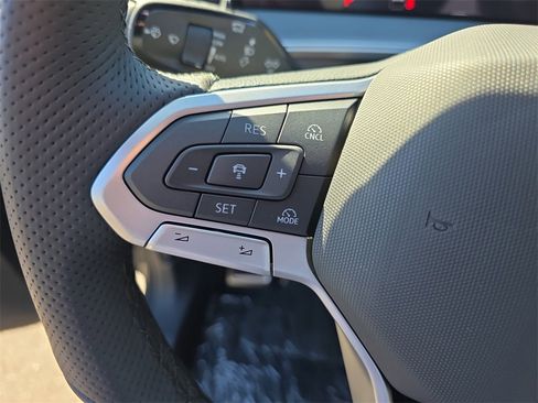 New 2026 Volkswagen Tiguan SE R-Line image 21