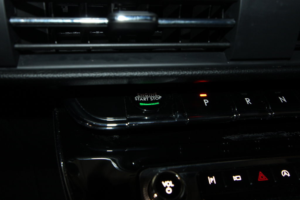 Used 2024 Lincoln Corsair AWD w/ Equipment Group 101A image 13