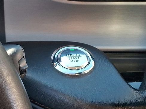 Used 2023 Lincoln Aviator AWD w/ Premium Package image 24