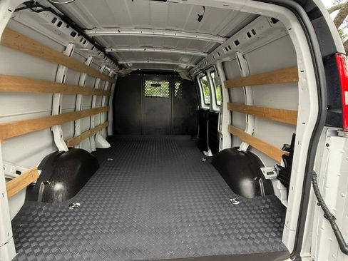 Used 2024 GMC Savana 2500 w/ Driver Convenience Package image 14