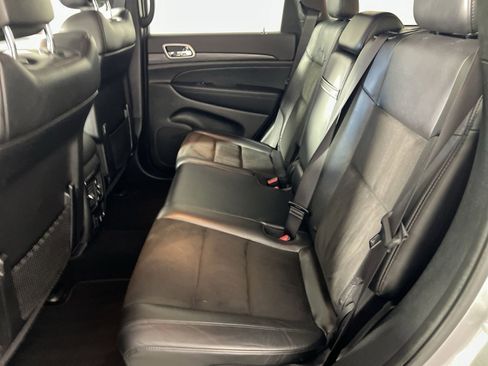 Used 2020 Jeep Grand Cherokee Altitude image 25