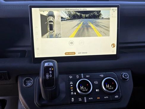 Used 2023 Land Rover Defender 130 X-Dynamic SE image 17