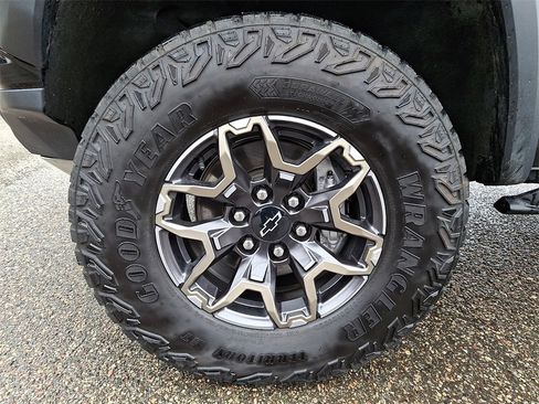 Used 2024 Chevrolet Colorado ZR2 w/ Safety Package image 10