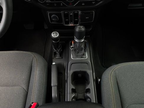 Used 2025 Jeep Wrangler Unlimited Sport AWD/4WD image 14