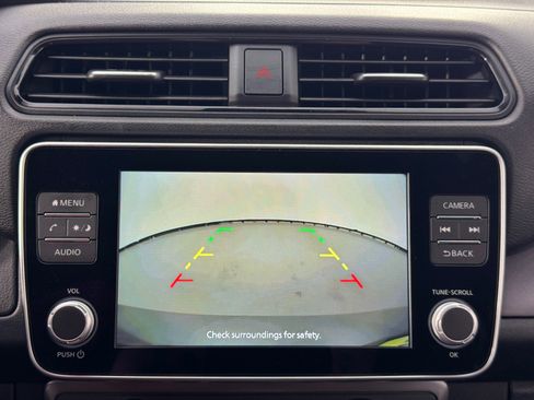 Used 2025 Nissan Leaf S image 23