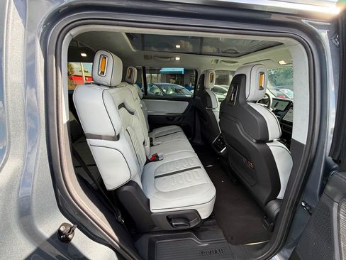 Used 2023 Rivian R1S Adventure AWD/4WD image 33