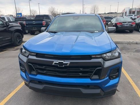 Used 2023 Chevrolet Colorado LT w/ LT Convenience Package II image 2