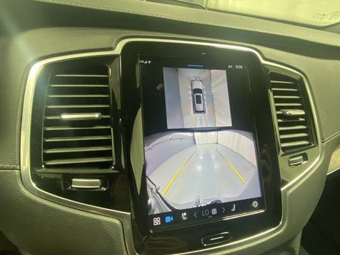 Certified 2024 Volvo XC90 B6 Ultimate w/ Protection Package Premier image 26