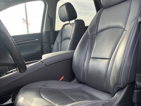 Used 2019 Buick Enclave Essence image 12