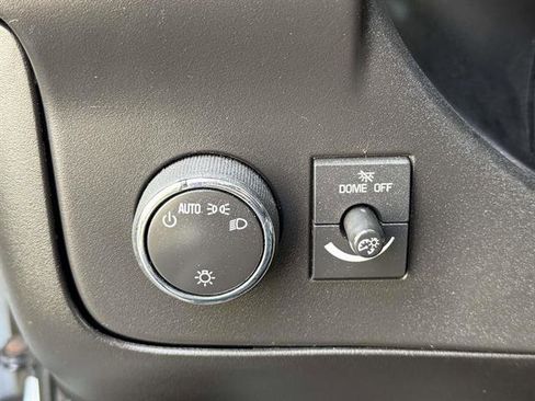 Used 2018 Chevrolet Express 2500 w/ Driver Convenience Package image 32