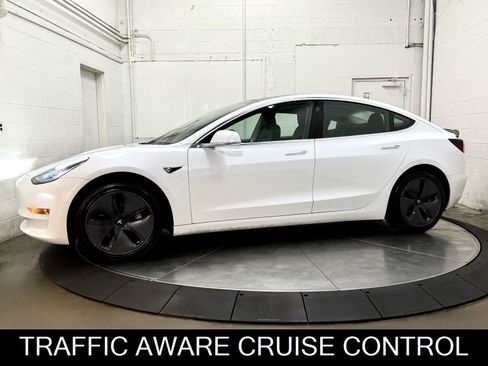 Used 2020 Tesla Model 3 Standard Range Plus RWD image 4