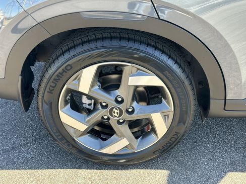 Used 2023 Hyundai Venue Limited w/ Cargo Package image 19