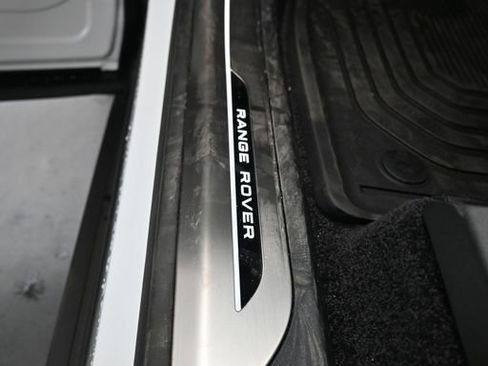 New 2025 Land Rover Range Rover SE AWD/4WD image 27