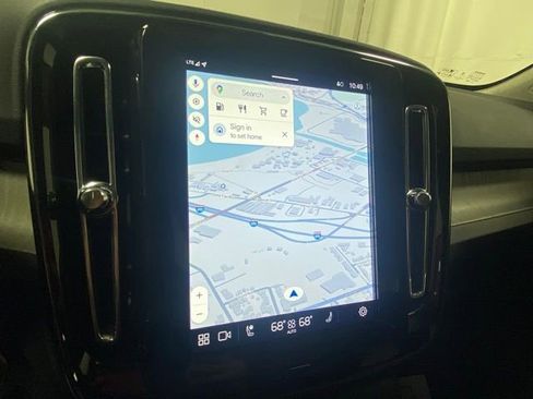 Used 2025 Volvo XC40 B5 Core image 19