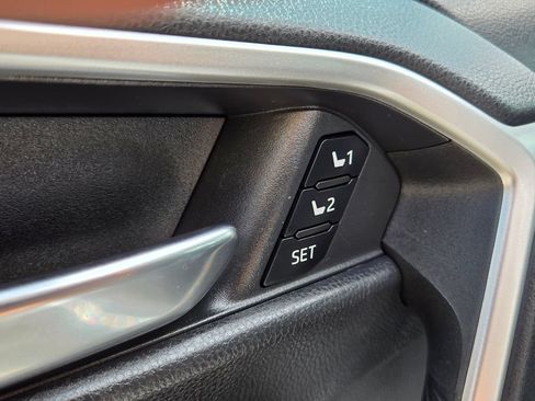 Used 2020 Toyota RAV4 XLE Premium AWD/4WD image 17