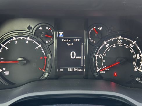 Used 2024 Toyota 4Runner SR5 AWD/4WD image 11