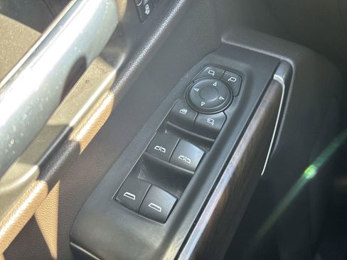 Used 2020 GMC Sierra 1500 SLT w/ SLT Convenience Package image 23