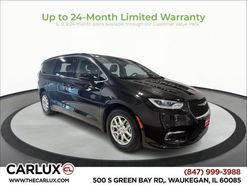 Used 2023 Chrysler Pacifica Touring-L FWD image 1