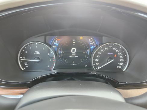 Used 2017 Cadillac XT5 Platinum AWD/4WD image 34
