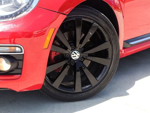 Used 2014 Volkswagen Beetle R-Line FWD image 12