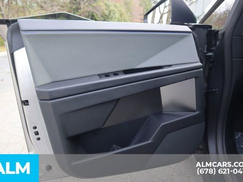 Used 2025 Tesla Cybertruck AWD Crew Cab image 15