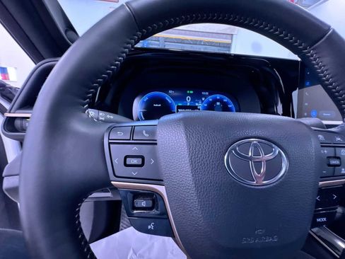 Used 2024 Toyota Crown Platinum image 20