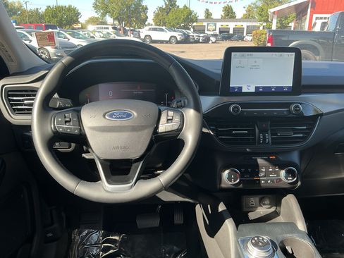Used 2024 Ford Escape Active AWD/4WD image 9
