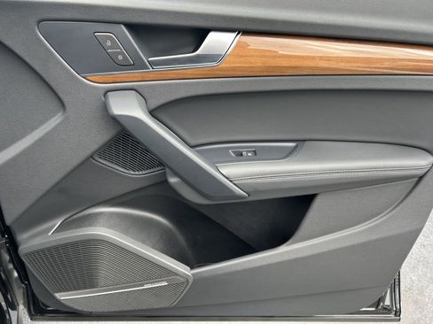 Certified 2024 Audi Q5 e Premium Plus image 26