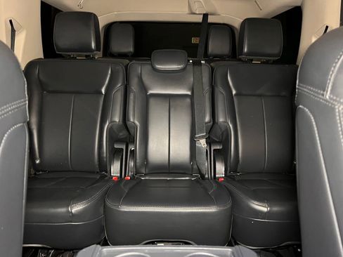 Used 2024 Ford Expedition XLT image 30