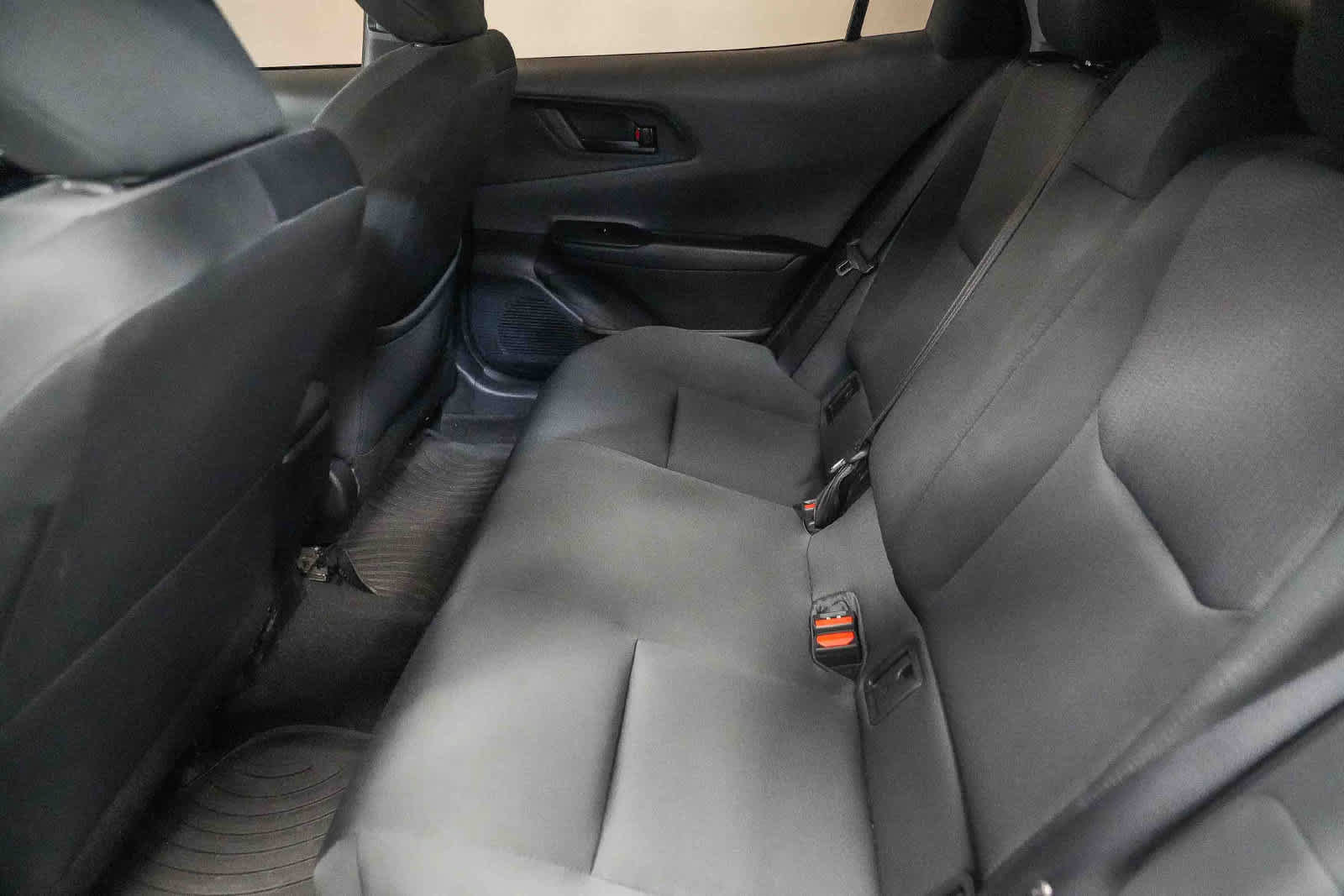 Used 2024 Toyota Prius LE FWD image 18