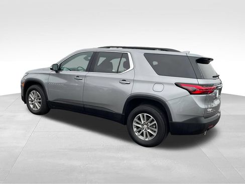 Used 2023 Chevrolet Traverse LT FWD image 3
