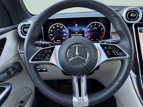Certified 2023 Mercedes-Benz GLC 300 image 17