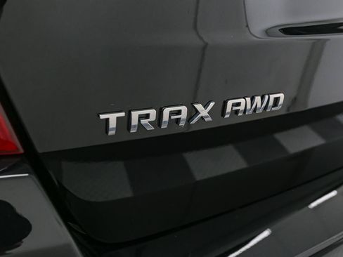 Used 2018 Chevrolet Trax LT w/ LT Convenience Package AWD/4WD image 10