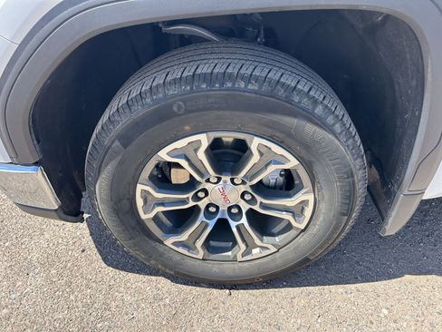 Used 2025 GMC Sierra 1500 SLT image 7