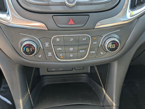 Used 2021 Chevrolet Equinox LT AWD/4WD image 29