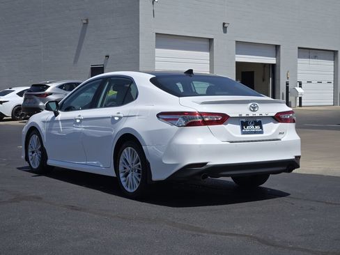 Used 2019 Toyota Camry XLE w/ Driver Assist Package FWD image 5