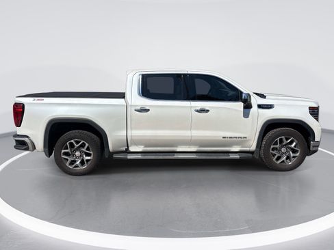 Used 2022 GMC Sierra 1500 SLT w/ SLT Premium Plus Package AWD/4WD image 9