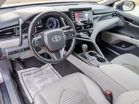 Used 2022 Toyota Camry SE image 14