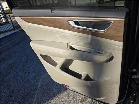 New 2026 Volkswagen Atlas SE image 12