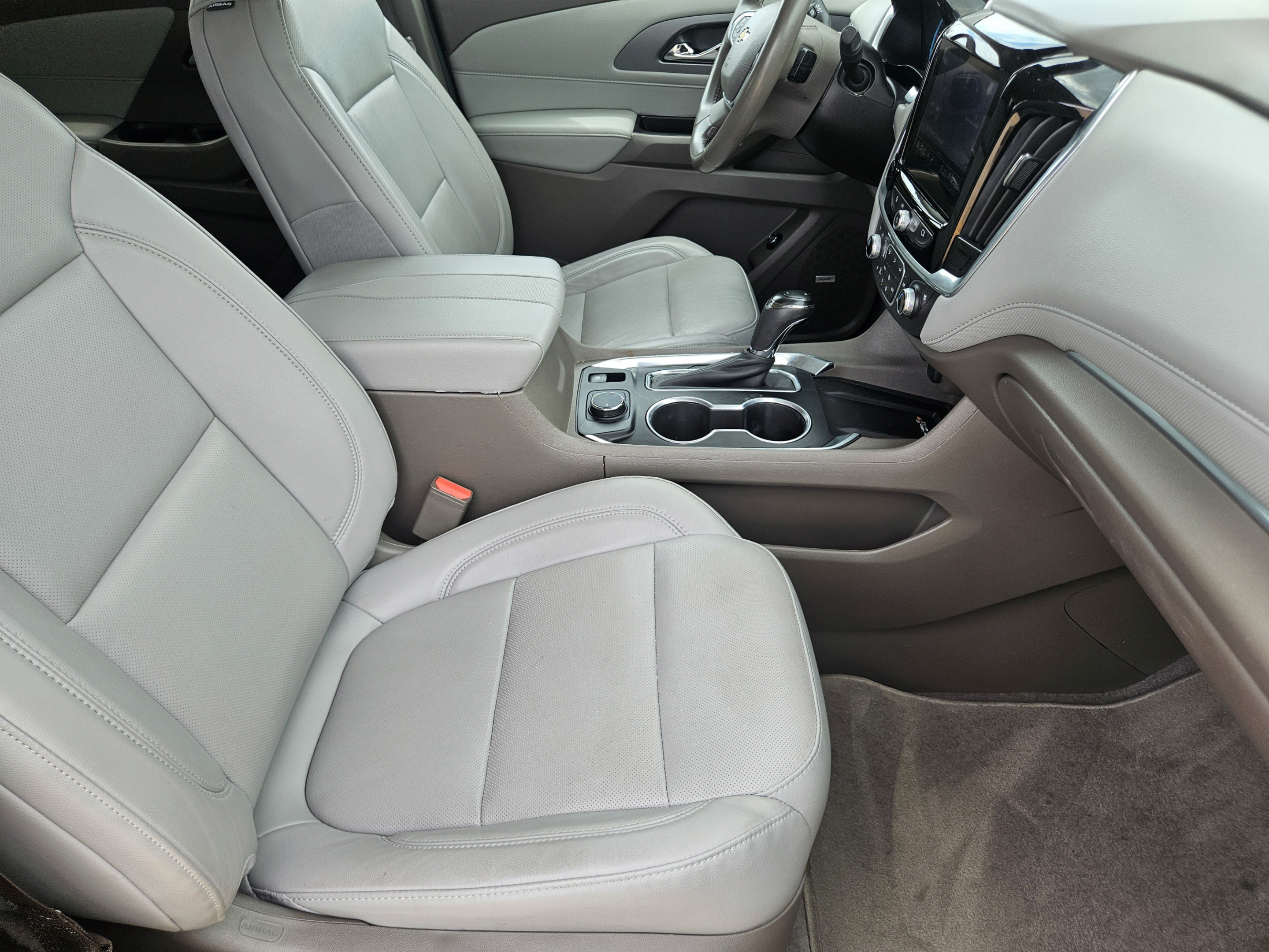 Used 2020 Chevrolet Traverse Premier FWD image 6