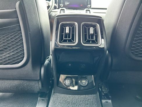 Used 2022 Kia Sorento SX Prestige image 15