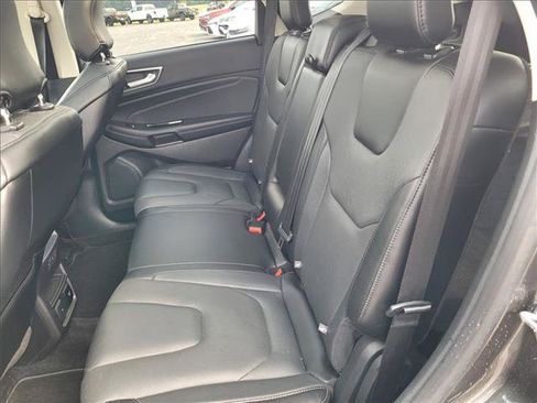 Certified 2018 Ford Edge Titanium w/ Equipment Group 301A AWD/4WD image 10