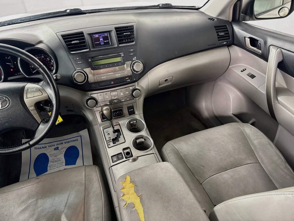 Used 2010 Toyota Highlander SE AWD/4WD image 25