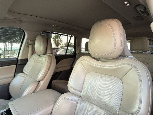 Used 2020 Lincoln Aviator Reserve w/ Equipment Group 201A RWD image 16