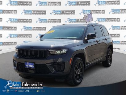 Used 2025 Jeep Grand Cherokee Altitude